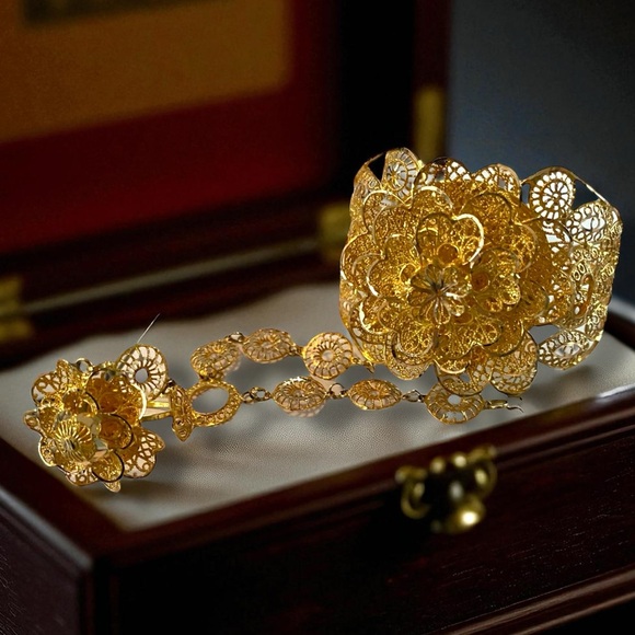 Elegant Solid 21K 916 Yellow Gold Fancy Floral PANJA Hand Bracelet BEAUTY!! - Picture 17 of 17